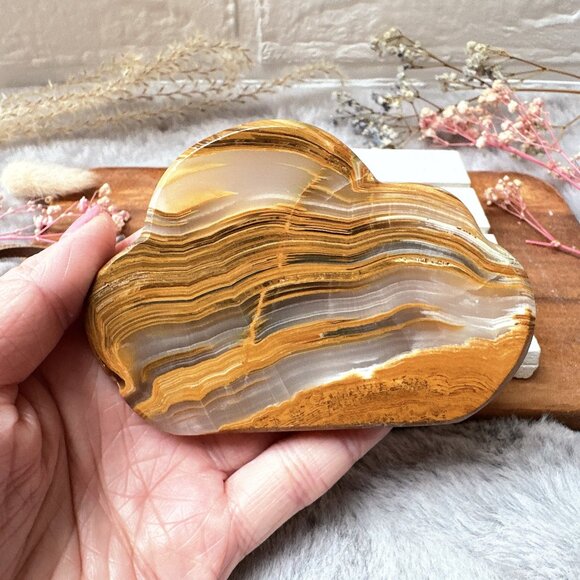 Gorgeous Onyx Cloud Carving - Picture 1 of 7